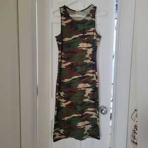 Yelete Camouflage Sleeveless Midi Dress in Green and Brown Size M